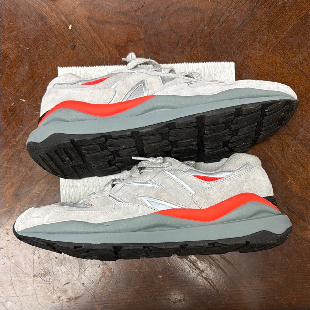 New Balance Men's Gray and Red Sneakers